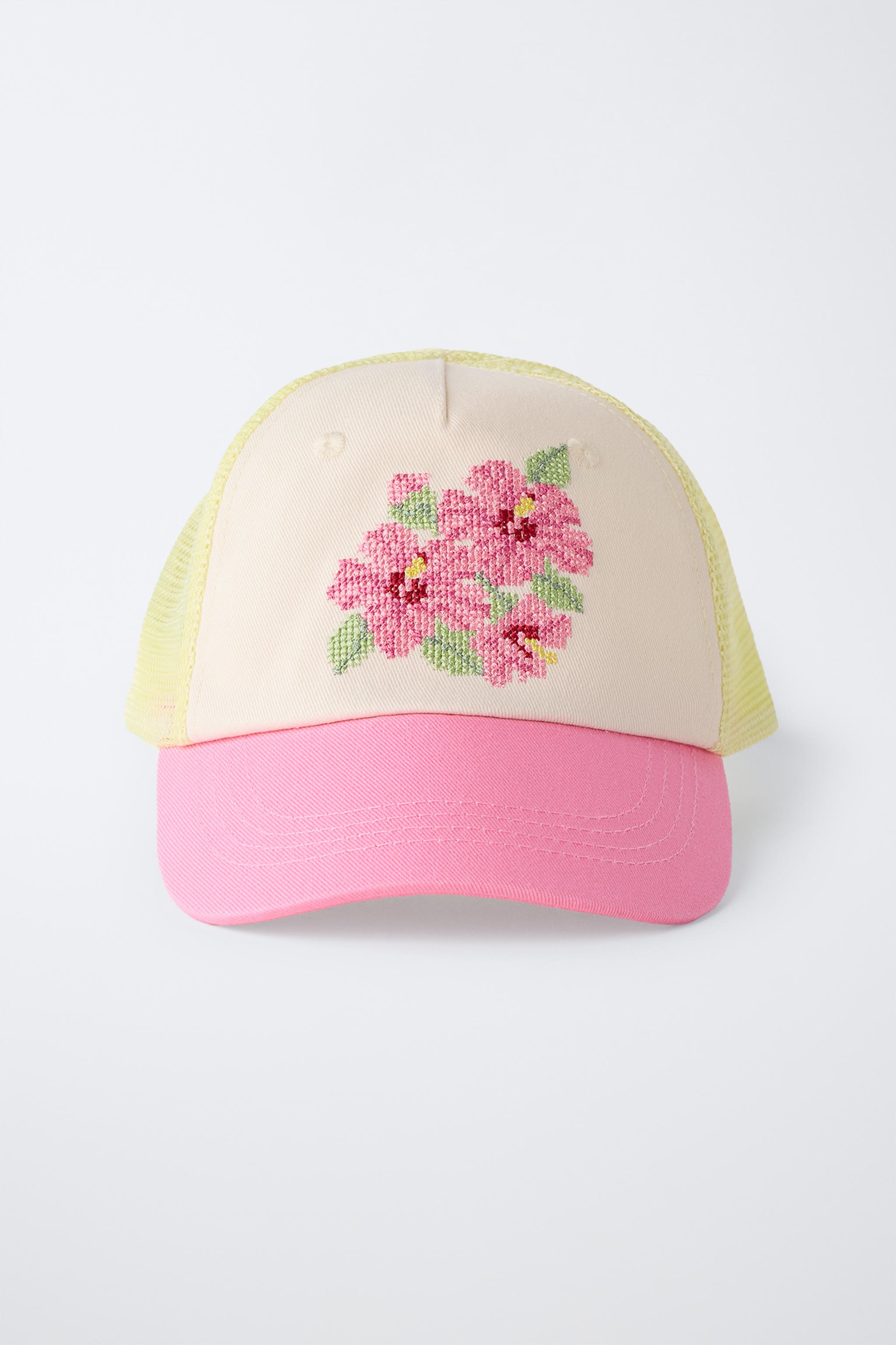 EMBROIDERED FLOWER TRUCKER HAT